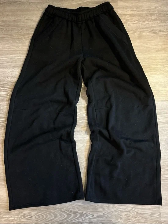 Black Wide-Leg Sweatpants - Picture 1 of 3